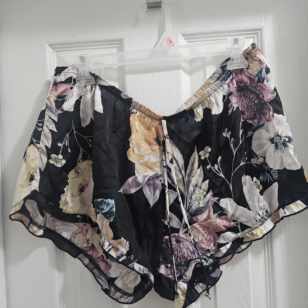 Midnight Bakery Women's Floral Sleep Shorts - Black New With Tags Size Xl - Picture 4 of 4
